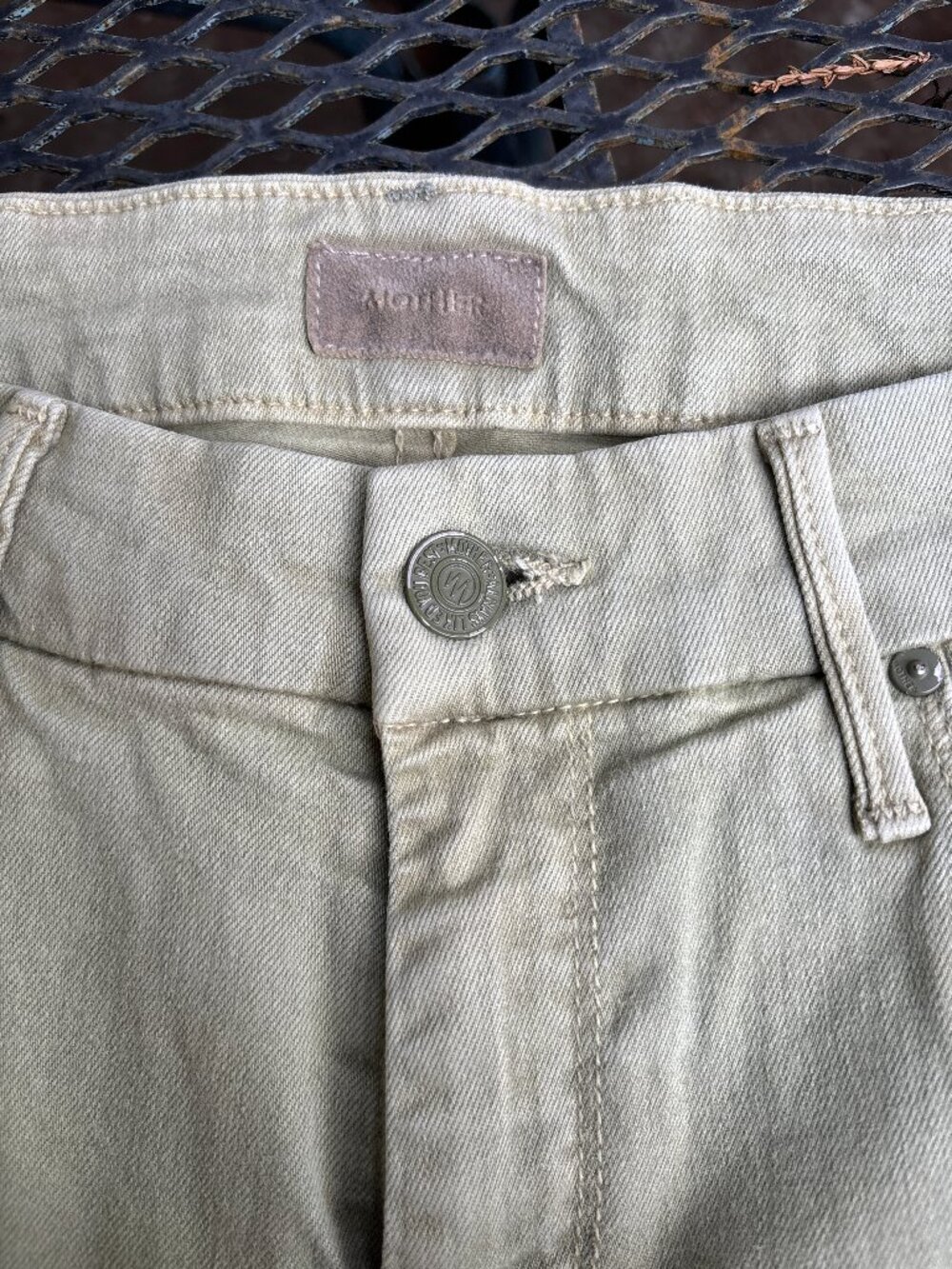 MOTHER High Waisted Looker Fray Jeans – Size 28 – Olive Green - Picture 14 of 14